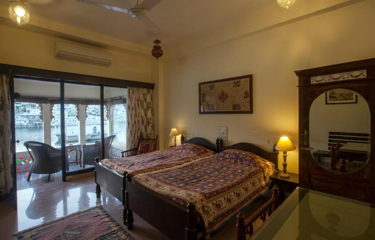 Lake Pichola Hotel Udaipur Kültér fotó